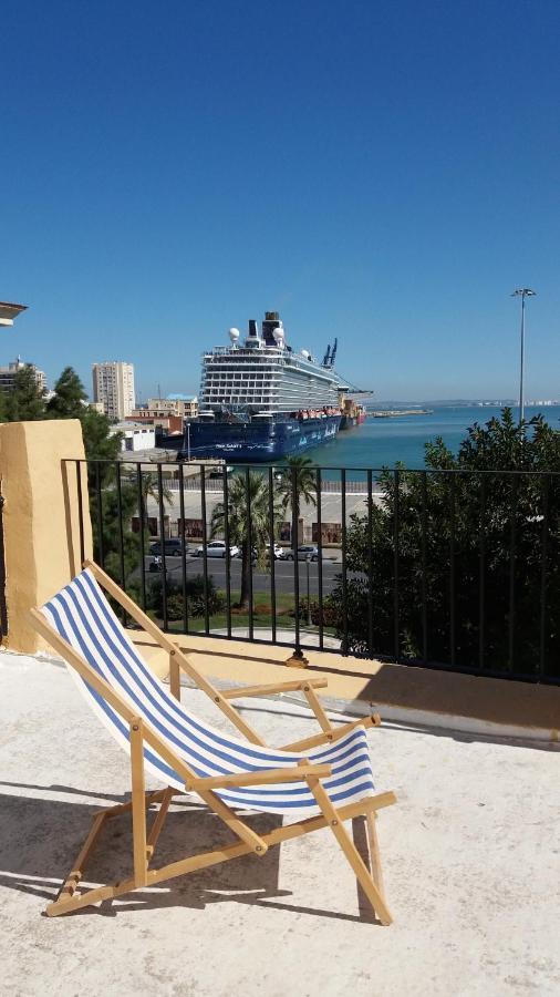 Apartamento Puerta Al Mar Cadiz Bagian luar foto